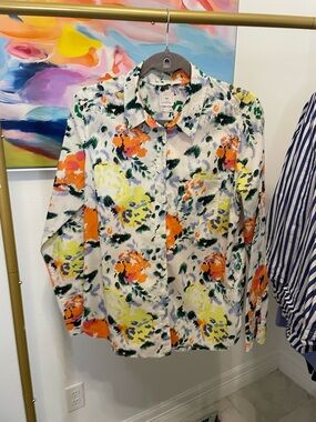 100% Cotton Women’s Gap button down Medium office work business casual
